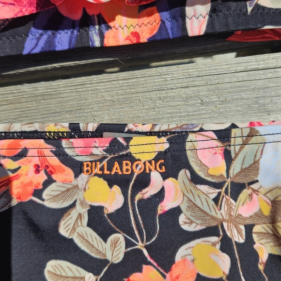 Billabong Floral Bikini Set Size 12 Black And Pink Ruffle Top - Picture 8 of 10
